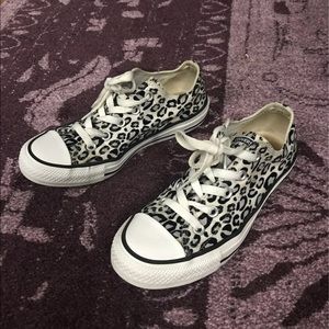Cheetah or leopard print Converse